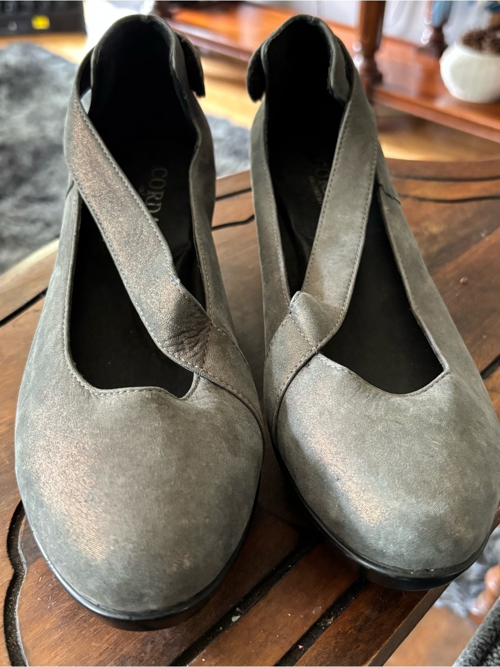Cordani Calzature Metalic Gray Suede Cross-Strap Low Heal